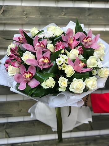 Букет цветов из: Розы и Хризантемы в Алзамае