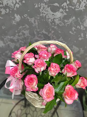 Цветочная композиция из Розы в корзине в Алзамае