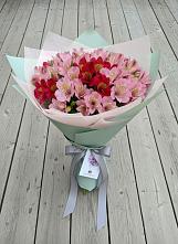 Букет цветов из:  Альстромерии #REPLACE_PRED# Алзамае