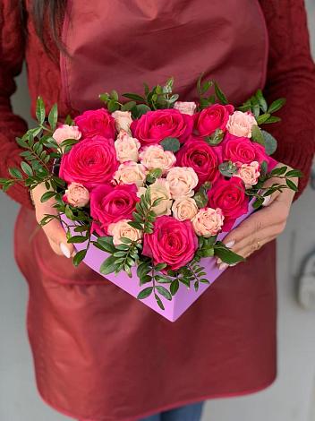 Цветочная композиция из Розы в коробке в Алзамае