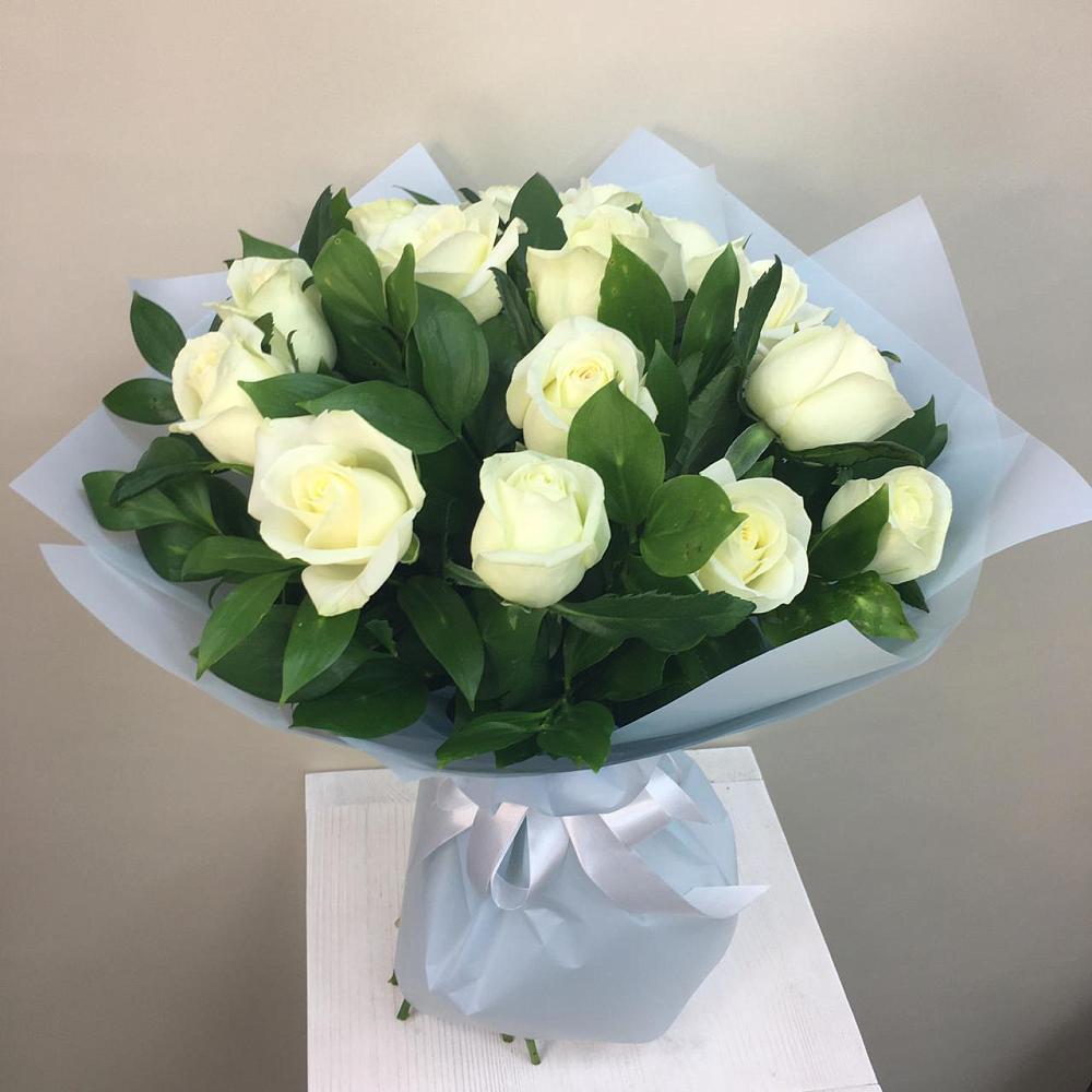 Букет 15 Белых роз Проуд в Алзамае