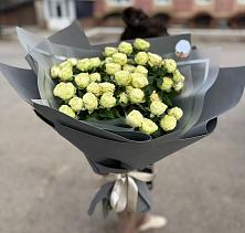 Букет Белые кустовые розы Солинеро в Алзамае