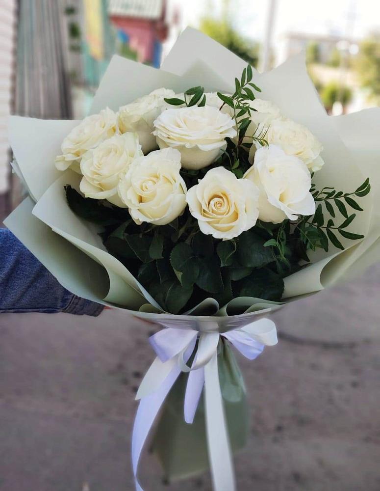 Букет Белые розы Проуд в Алзамае