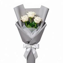 Букет 3 белые розы в Алзамае