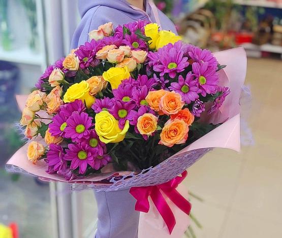 Букет цветов из: Хризантемы и Розы в Алзамае