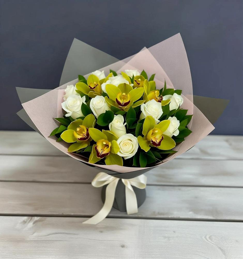 Букет цветов из: Орхидеи и Розы в Алзамае