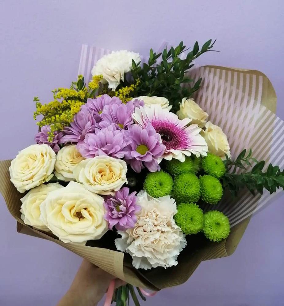 Букет магия в Алзамае Букет цветов из: Хризантемы, Розы, Гвоздики и Герберы в Алзамае