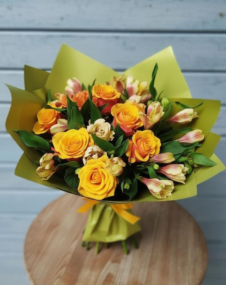 Букет цветов из: Альстромерии и Розы в Алзамае