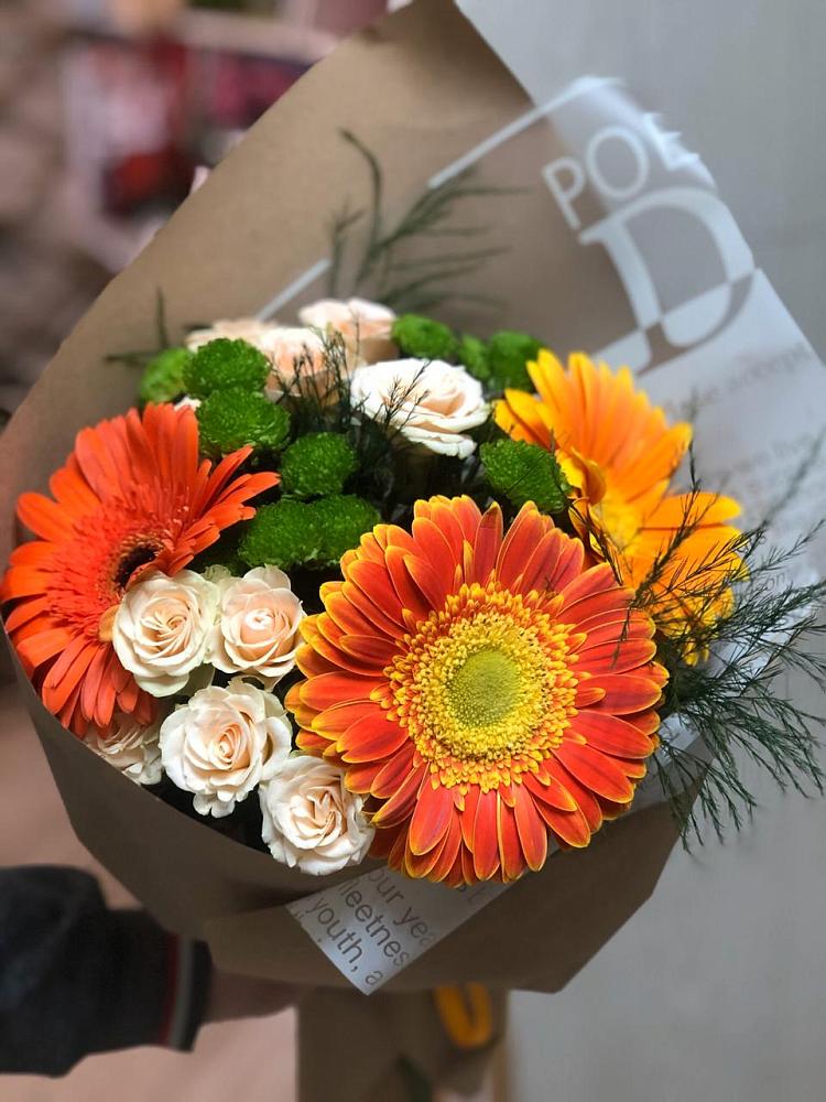 Букет цветов из: Герберы, Хризантемы и Розы в Алзамае