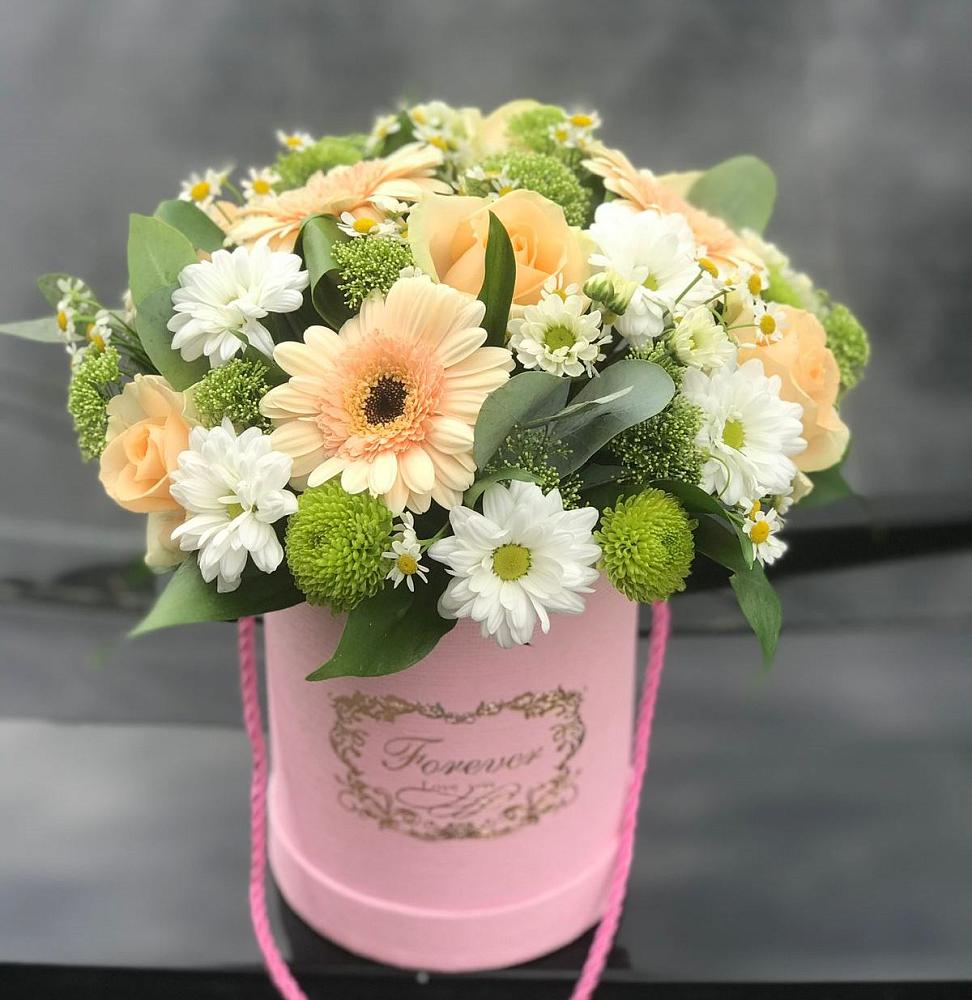 Цветочная композиция из Розы, Герберы и Хризантемы в шляпной коробке в Алзамае