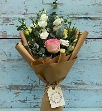 Букет цветов из:  Розы и Лизиантусы в Алзамае